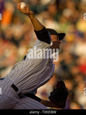 Milwaukee Brewers starting pitcher CC Sabathia catches a ball during the  sixth inning of a baseball game Tuesday, July 8, 2008, in Milwaukee. (AP  Photo/Morry Gash Stock Photo - Alamy