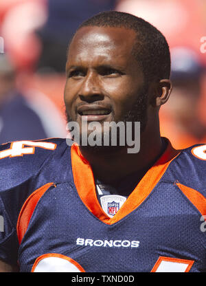 Nov 6, 2011; Oakland, CA, USA; Denver Broncos cornerback Champ Bailey (24)  before a play against the Oakland Raiders during the second quarter at O.co  Coliseum. Denver defeated Oakland 38-24 Stock Photo - Alamy