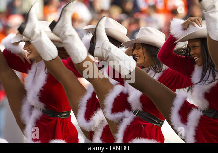 Photo: Broncos Cheerleader Performs in Christmas Costumes in