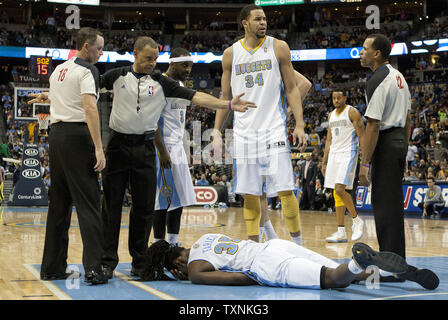 From left, Los Angeles Lakers basketball player Kobe Bryant