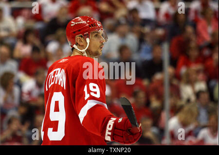 Detroit Red Wings captain Nicklas Lidstrom speaks to the crowd about former  player Steve Yzerman who's number was being retired at Joe Louis Arena in  Detroit on January 2, 2007. (UPI Photo/Scott