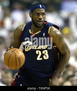 Cleveland Cavaliers forward LeBron James dribbles down court against the Detroit Pistons in the first quarter at The Palace of Auburn Hills in Auburn Hills, Mi on May 9, 2006.  (UPI Photo/Scott R. Galvin) Stock Photo