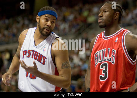 Rasheed Wallace of the Detroit Pistons (L) talks to Ben Wallace of the Chicago Bulls (3) in game two of the second round of the NBA Playoffs at the Palace of Auburn Hills in Auburn Hills, Michigan on May 5, 2007. Wallace is a former Piston and drew loud boos during the game. The Pistons won 95-69 and lead the series 2-0.  (UPI Photo/Forest Casey) Stock Photo
