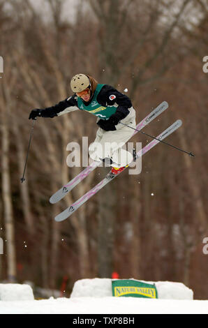 Dale Begg-Smith of Australia takes the Gold Medal at the Men's Mogul FIS World Cup Skiing Competition on January 20, 2006 at Whiteface Mountain in Lake Placid, NY. (UPI Photo/Ed Wolfstein)  CORRECTED CAPTION Stock Photo