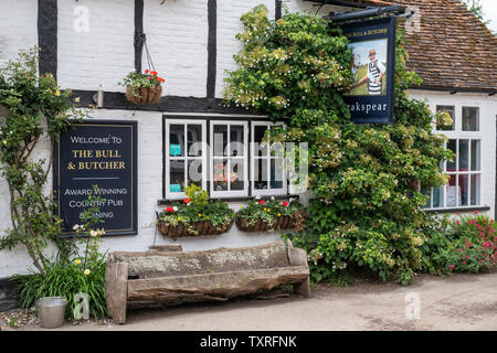 The Bull and Butcher country pub in Turville village in the chilterns. Buckinghamshire, England Stock Photo