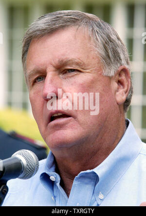 Former major league pitcher Tommy John delivers an open air church service on Main Street in  Cooperstown, NY on July 31, 2005. (UPI Photo/Bill Greenblatt) Stock Photo