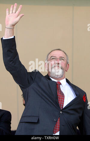 Former St. Louis Cardinals and National Baseball Hall of Fame's newest member Bruce Sutter waves to frieends and family as he is introduced at induction ceremonies in Cooperstown, NY on July 30, 2006.  (UPI Photo/Bill Greenblatt) Stock Photo