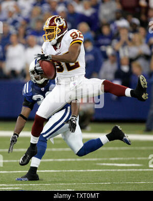 Washington Redskins Antwaan Randle El (82) eludes Philadelphia