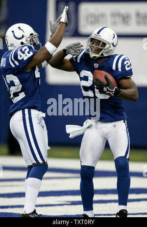 Indianapolis Colts defensive back Jason David (42) congratulates teammate Kelvin Hayden after returning a fumble for a touchdown against the Philadelphia Eagles at the RCA Dome in Indianapolis on November 26, 2006. Indianapolis defeated Philadelphia 45-21. (UPI Photo/Mark Cowan) Stock Photo