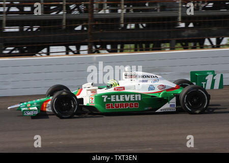 Tony Kanaan speeds through the north short chute on his way to qualifying for the Indianapolis 500 on May 23, 2010 at the Indianapolis Motor Speedway in Indianapolis, Indiana. Kanaan had crashed two cars on his previous attempts to make the race. UPI/Bill Coons Stock Photo