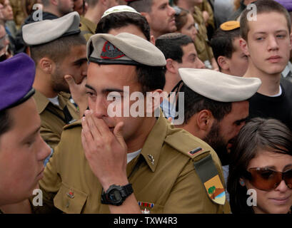 Israeli soldiers weep at the funeral of Staff Sergeant Eran Dan-Gur, 20, at Mt. Herzl Military Cemetery in Jerusalem, March 2, 2008. Two Israeli soldiers were killed Saturday during a military operation in northern Gaza City, while more than 70 Palestinians have been killed since Saturday in Gaza by the Israeli army.  (UPI Photo/Debbie Hill) Stock Photo
