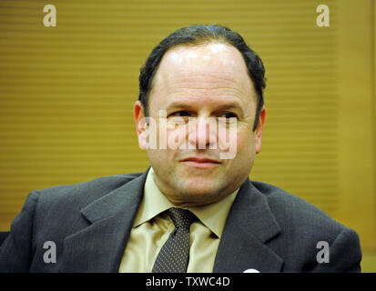 George costanza in hi-res stock photography and images - Alamy