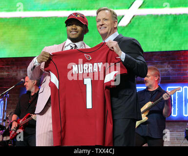 NFL commissioner Roger Goodell poses with quarterback Kyler Murray News  Photo - Getty Images