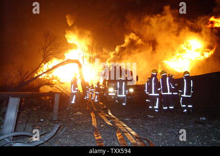 blast damage, Buncefield fire 2005 Stock Photo