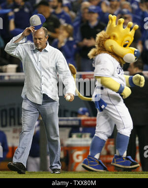 Former Kansas City Royals pitcher Brett Saberhagen tips his cap before throwing out the 'first pitch' of game 7 of the World Series at Kaufman Stadium in Kansas City, Missouri on October 29, 2014.  San Francisco and Kansas City are tied at 3 games apiece for the World Series championship.     UPI/Jeff Moffett Stock Photo