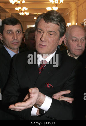 Ukrainian President Viktor Yushchenko talks after a parliament session in  Kiev, February 9, 2006. Yushchenko makes his annual state of the nation address in parliament. (UPI Photo/Sergey Starostenko) Stock Photo