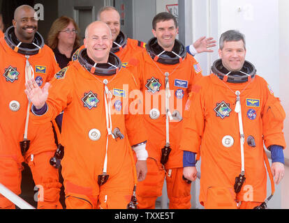 From right to left, Stephen N. Frick, commander of NASA mission STS-122, astronaut Rex J. Walheim, European Space Agency's Hans Schlegel, pilot Alan G. Poindexter and astronaut Leland D. Melvin make their way to Launch Complex 39A to board Space Shuttle Atlantis in preparation for launch at the Kennedy Space Center, Florida on February 7, 2008. NASA is making final preparations to launch Atlantis on an 11 day service mission to the International Space Station. (UPI Photo/Kevin Dietsch) Stock Photo