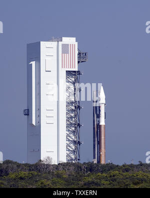 NASA's Atlas V carrying the LRO satellite rolls to pad 41 at the Cape Canaveral Air Force Station in Florida on Jun 17, 2009. The Atlas is scheduled for launch on June 18 during three, one second opportunities from 4:12 PM through 4:32 PM.LRO will launch to the moon and map the surface for future missions. (UPI Photo/Joe Marino - Bill Cantrell) Stock Photo