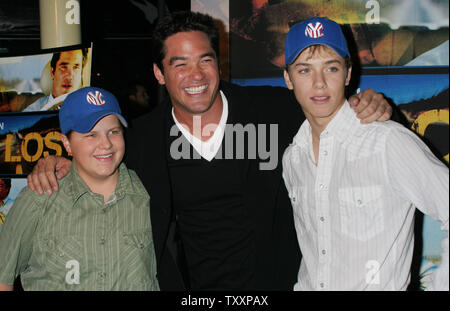 Dean Cain, center, poses with Kevin Schmidt, left, and Jeremy Sumpter  at the premiere of the film' Lost' in Los Angeles, October 7, 2004. The three actor are in the television series, 'Clubhouse'. (UPI Photo/Francis Specker) Stock Photo