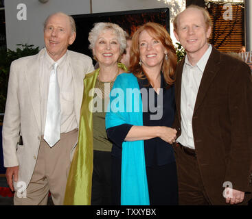 Ron Howard, far right, director of the new film 'Cinderella Man,' arrives with his wife, Cheryl, second from right, and his parents, actor/director Rance Howard and actress Jean Speegle Howard, at the premiere of the film in the Universal City section of Los Angeles, Monday, May 23, 2005.  (UPI Photo/Jim Ruymen) Stock Photo