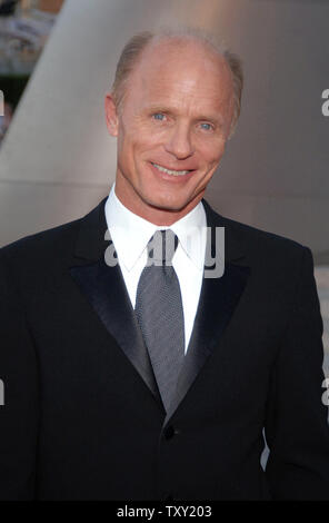 Actor Ed Harris arrives for 'Beethoven A Journey Into Genius', a gala event to open the LA Philharmonic's third season at Walt Disney Hall in Los Angeles September 29, 2005 . (UPI Photo/ Phil McCarten) Stock Photo