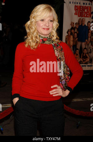 Actress Bonnie Hunt, a cast member in the motion picture family comedy 'Cheaper by the Dozen 2' arrives for the film's premiere in Los Angeles December 13, 2005. The movie opens in the United States Dec. 21. (UPI Photo/Jim Ruymen) Stock Photo