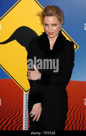 Australian actress Melissa George arrives at the Penfolds Icon Gala Dinner during G' Day LA Australia Week 2006 in the Hollywood section of Los Angeles, California January 14, 2006. (UPI Photo/Jim Ruymen) Stock Photo