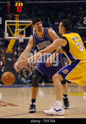 March 7, 2011; Sacramento, CA, USA; Houston Rockets center Brad Miller (52)  dribbles in the lane against the Sacramento Kings during the second quarter  at the Power Balance Pavilion Stock Photo - Alamy