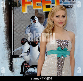 Actress Brittany Murphy, who provides the voice of Gloria in the animated motion picture comedy 'Happy Feet', arrives for the premiere of the film at Grauman's Chinese Theatre in the Hollywood section of Los Angeles, California on November 12, 2006.  (UPI Photo/Jim Ruymen) Stock Photo