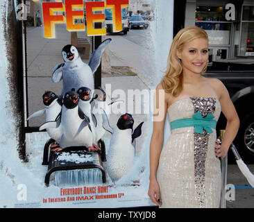 Actress Brittany Murphy, who provides the voice of Gloria in the animated motion picture comedy 'Happy Feet', arrives for the premiere of the film at Grauman's Chinese Theatre in the Hollywood section of Los Angeles, California on November 12, 2006.  (UPI Photo/Jim Ruymen) Stock Photo