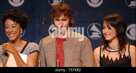 British singers Corinne Bailey Rae, James Blunt and KT Tunstall (L-R) attend the 49th Annual Grammy Awards nominations news conference in Los Angeles on December 7, 2006. The Grammys will take place in Los Angeles on Feb. 11, 2007. (UPI Photo/Jim Ruymen) Stock Photo