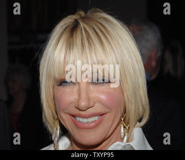 Actress Suzanne Somers arrives at the 2007 Ronald Reagan Freedom Award gala dinner honoring former President George H. W. Bush in Beverly Hills, California on February 6, 2007. (UPI Photo/Jim Ruymen) Stock Photo