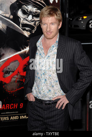 Australian actor David Wenham, who portrays Dilios in the historic adventure drama motion picture '300', arrives for the premiere of the film at Grauman's Chinese Theatre in Los Angeles on March 5, 2007. Based on Frank Miller's graphic novel, '300' concerns the 480 B.C Battle of Thermopylae, where the King of Sparta led his army against the advancing Persians. (UPI Photo/Jim Ruymen) Stock Photo