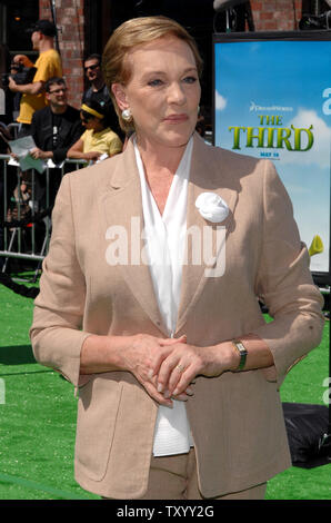 Actress Julie Andrews, the voice of Queen Lillian in the animated motion picture 'Shrek the Third' arrives for the premiere of the film in the Westwood section of Los Angeles on May 6, 2007. (UPI Photo/Jim Ruymen) Stock Photo