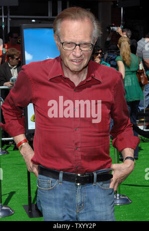 CNN talk show host Larry King, the voice of Doris in the animated motion picture 'Shrek the Third' arrives for the premiere of the film in the Westwood section of Los Angeles on May 6, 2007. (UPI Photo/Jim Ruymen) Stock Photo