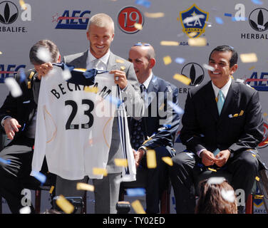 English soccer player David Beckham holds up his new jersey as he is introduced as the newest member of the Los Angeles Galaxy soccer team in Carson, California on July 13, 2007.  (UPI Photo/Jim Ruymen) Stock Photo