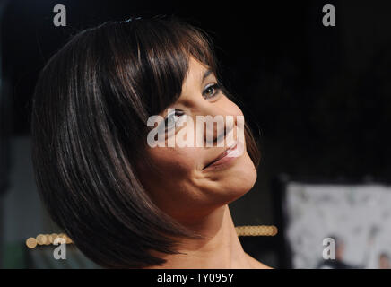 Katie Holmes, a cast member in the motion picture crime thriller and comedy 'Mad Money' attends the premiere of the film in Los Angeles on January 9, 2008.  (UPI Photo/Jim Ruymen) Stock Photo