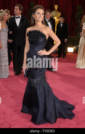 Penelope Cruz arrives for the 80th Annual Academy Awards at the Kodak ...