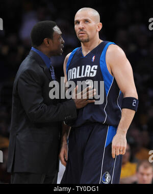 Dallas Mavericks' head coach Avery Johnson confers with newly acquired guard Jason Kidd during the first half of their NBA game with the Los Angeles Lakers in Los Angeles on March 2, 2008. The Lakers won 108-104 in overtime.  (UPI Photo/Jim Ruymen) Stock Photo