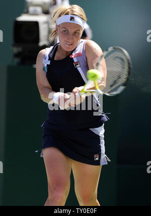 Russian player Svetlana Kuznetsova returns a backhand during her loss to Serbian player Ana Ivanovic in the women's final of the Pacific Life Open at Indian Wells Tennis Garden in Indian Wells, California on March 23, 2008. (UPI Photo/ Phil McCarten) Stock Photo