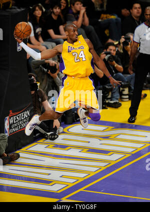 Kobe bryant 2025 shoes 29