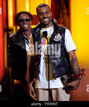 Kanye West (R) accepts the award for best male hip-hop artist with Lil Wayne during the BET Awards at the Shrine Auditorium in Los Angeles on June 24, 2008.  (UPI Photo/Jim Ruymen) Stock Photo