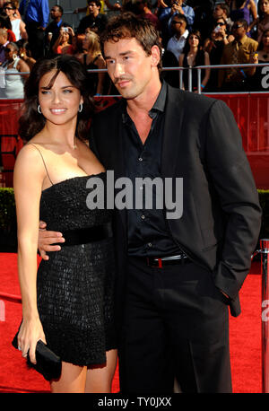 NBA star Marko Jaric arrives on the red carpet with supermodel Adriana ...