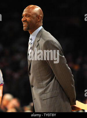 Phoenix Suns head coach Terry Porter, left, talks with guard Steve Nash  (13) during the third quarter of their NBA basketball game against the San  Antonio Spurs in San Antonio, Wednesday, Oct.