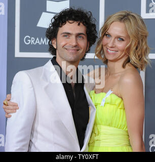 Dweezil Zappa (L) and his wife arrive at the 51st annual Grammy Awards ...