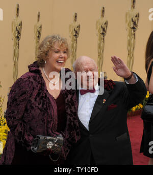 Actor Mickey Rooney and his wife Jan arrive at the 81st Academy Awards in Hollywood on February 22, 2009.   (UPI Photo/ Roger L. Wollenberg) Stock Photo