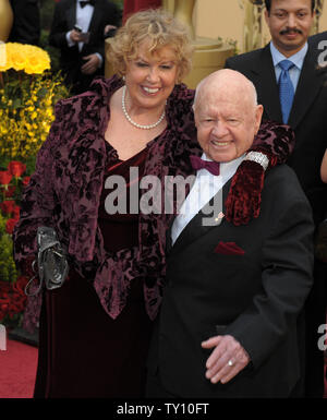 Actor Mickey Rooney and his wife Jan arrive at the 81st Academy Awards in Hollywood on February 22, 2009.   (UPI Photo/ Roger L. Wollenberg) Stock Photo