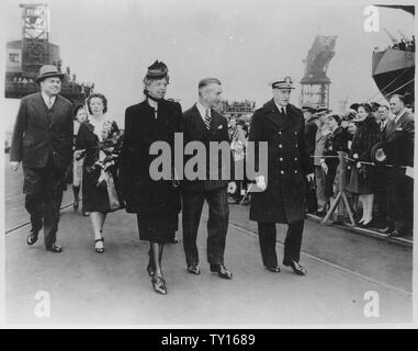 Eleanor Roosevelt at dedication of USS Franklin D. Roosevelt in New York City Stock Photo