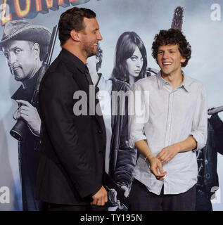 Jesse Eisenberg (R), a cast member in the motion picture horror comedy 'Zombieland', shares a moment with director Ruben Fleischer during the premiere of the film at Grauman's Chinese Theatre in the Hollywood section of Los Angeles on September 23, 2009.     UPI/Jim Ruymen Stock Photo