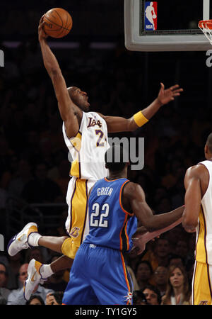 Kobe bryant lakers 2005 hi-res stock photography and images - Alamy